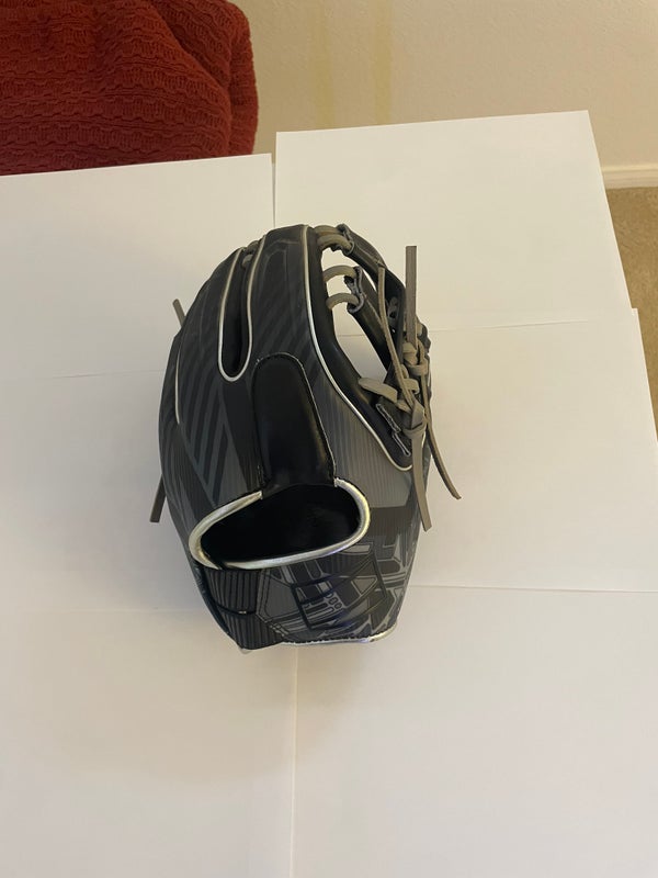 New 2023 Infield 11.5" REV1X Baseball Glove