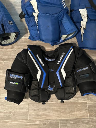 Large Pro Vaughn Hockey goalie Chest Protector
