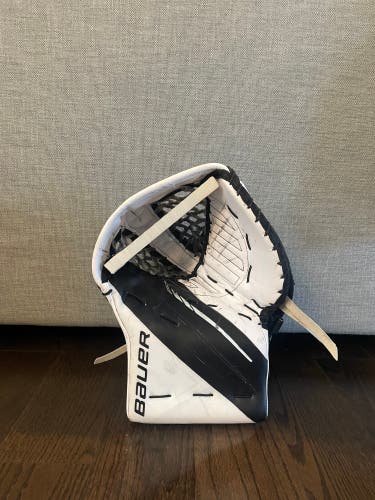 WHL Pro Palm Bauer Supreme Ultrasonic Skinned As Hyperlite Pro Stock Goalie Glove