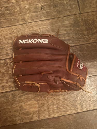 Used Nokona Right Hand Throw Infield W-1200 Baseball Glove 12"