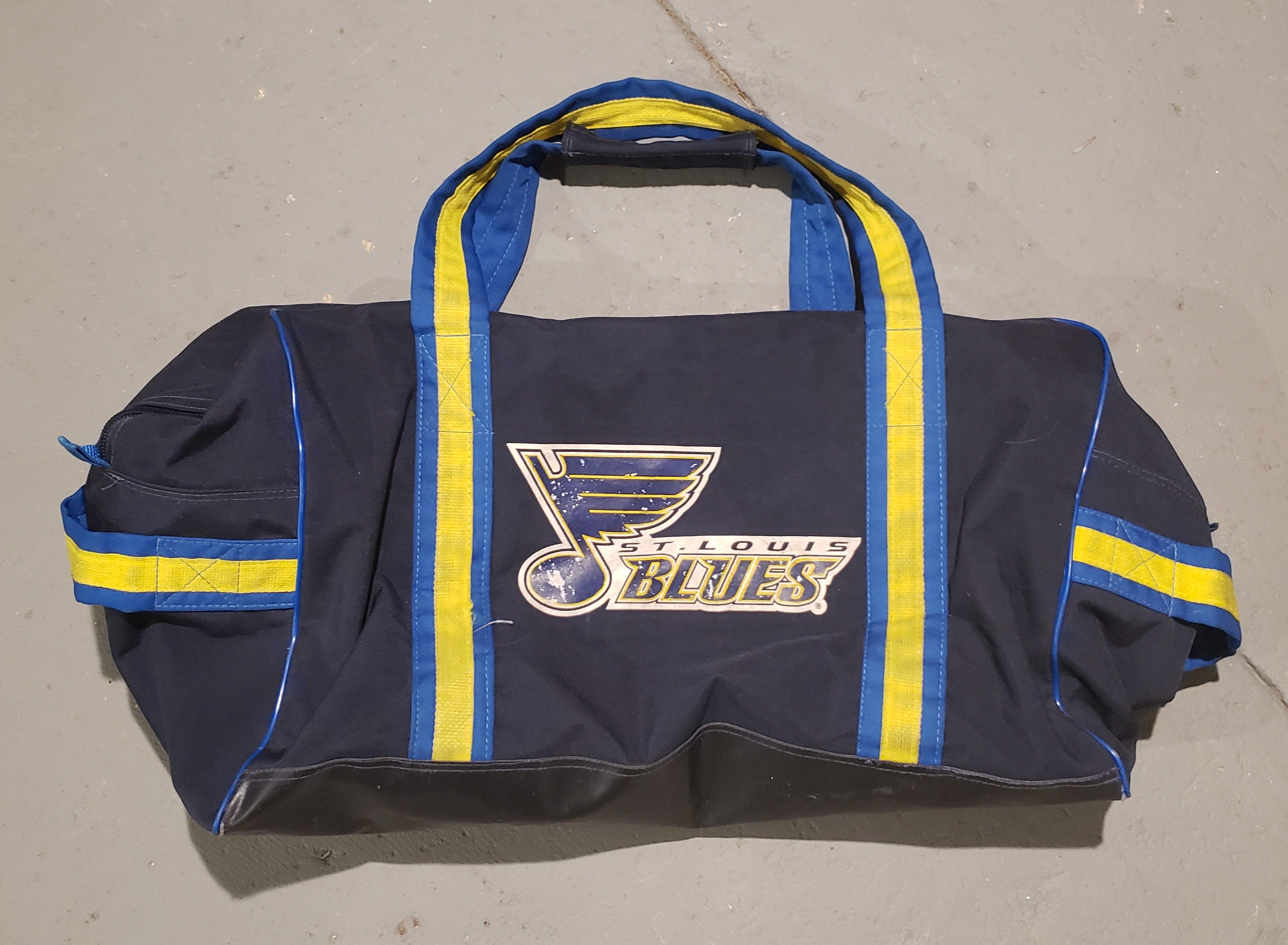 WARRIOR PRO STOCK 2022 WC COACHES EQ BAG ST. LOUIS BLUES ISSUE