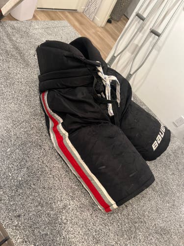 Bauer Pro stock hockey pants medium