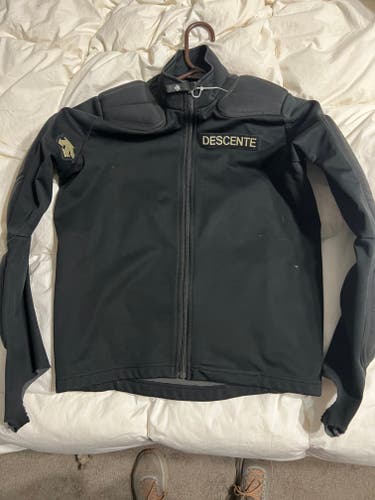 Black Unisex Adult Used XS Descente padded Training Jacket