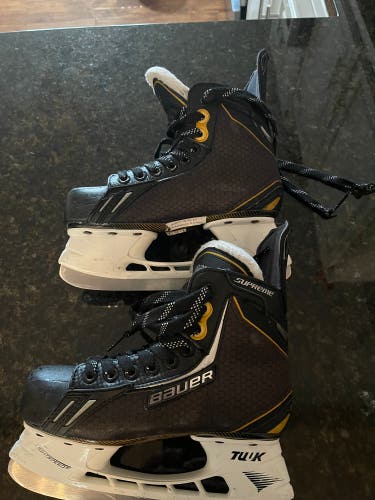 Used Bauer Regular Width Size 2.5 Supreme One.6 Hockey Skates