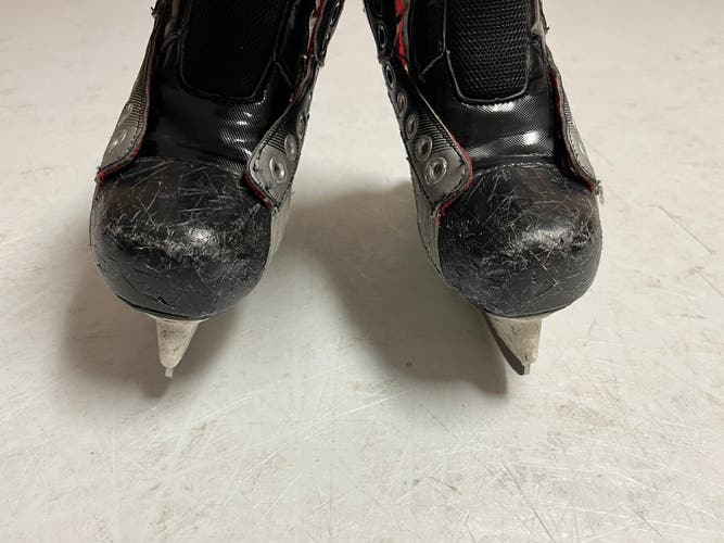 Youth Used Bauer Vapor X900 Hockey Skates 13D