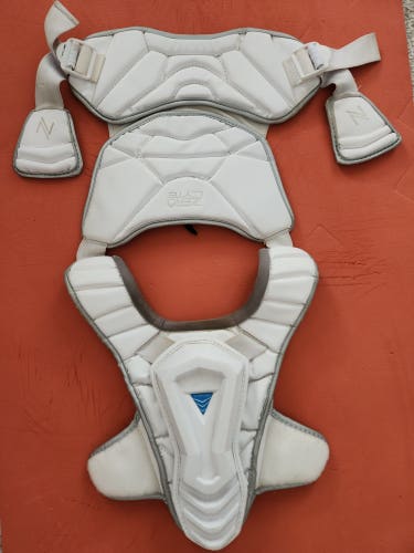 True Zerolyte Shoulder Pads Medium