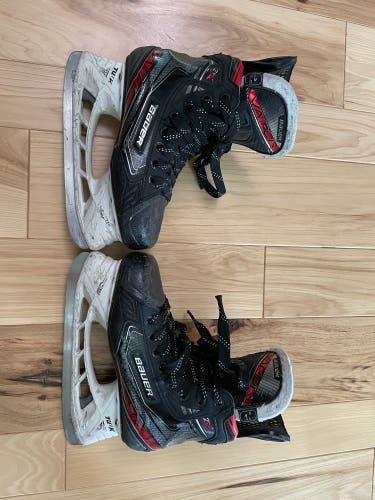 Used Bauer Regular Width  Size 1.5 Vapor 2X Hockey Skates