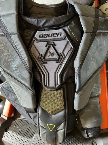 Large Bauer Pro Stock Mach Goalie Chest Protector