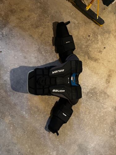 Used Large Bauer  Elite Goalie Chest Protector