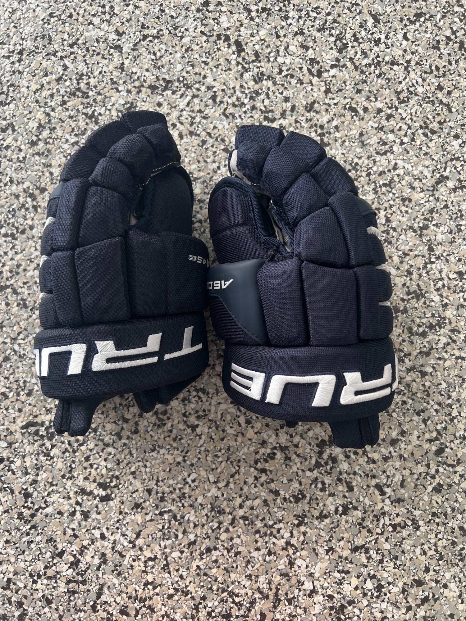 TRUE A4.5 Ice Hockey Gloves - Senior