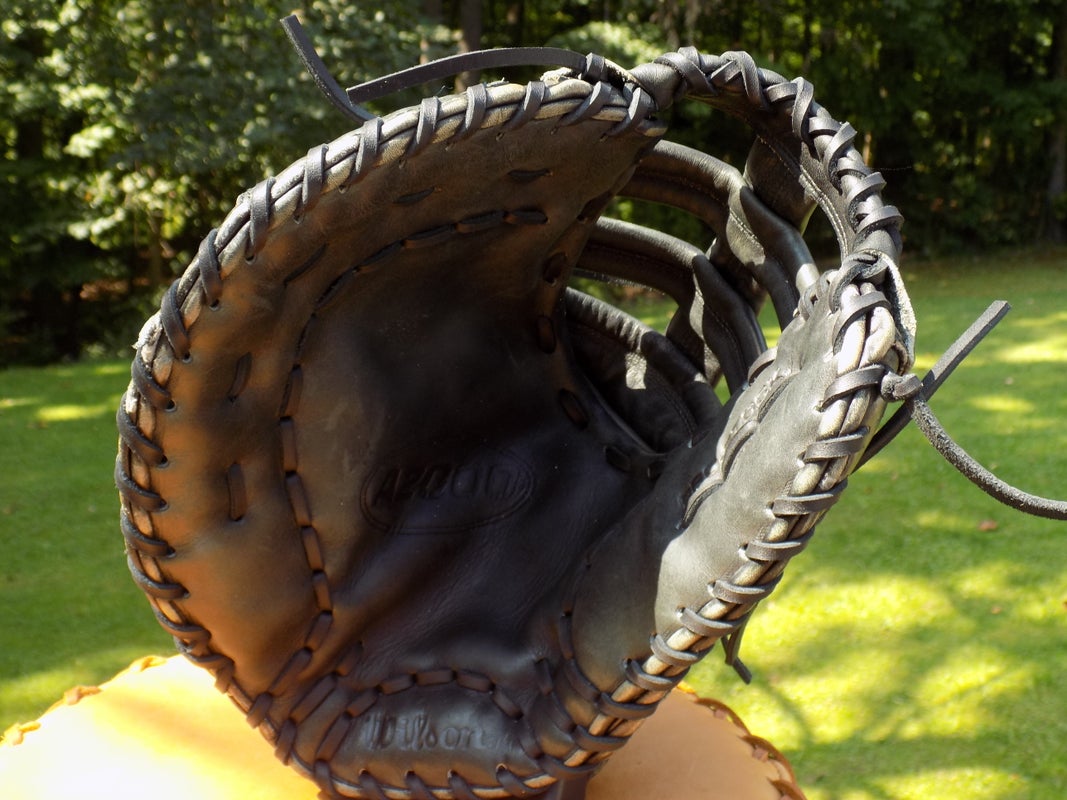 Used Wilson First Base Left Hand Throw A2000 Baseball Glove 12"