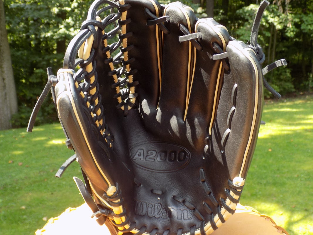Used Wilson Outfield Right Hand Throw A2000 Baseball Glove 12.75"