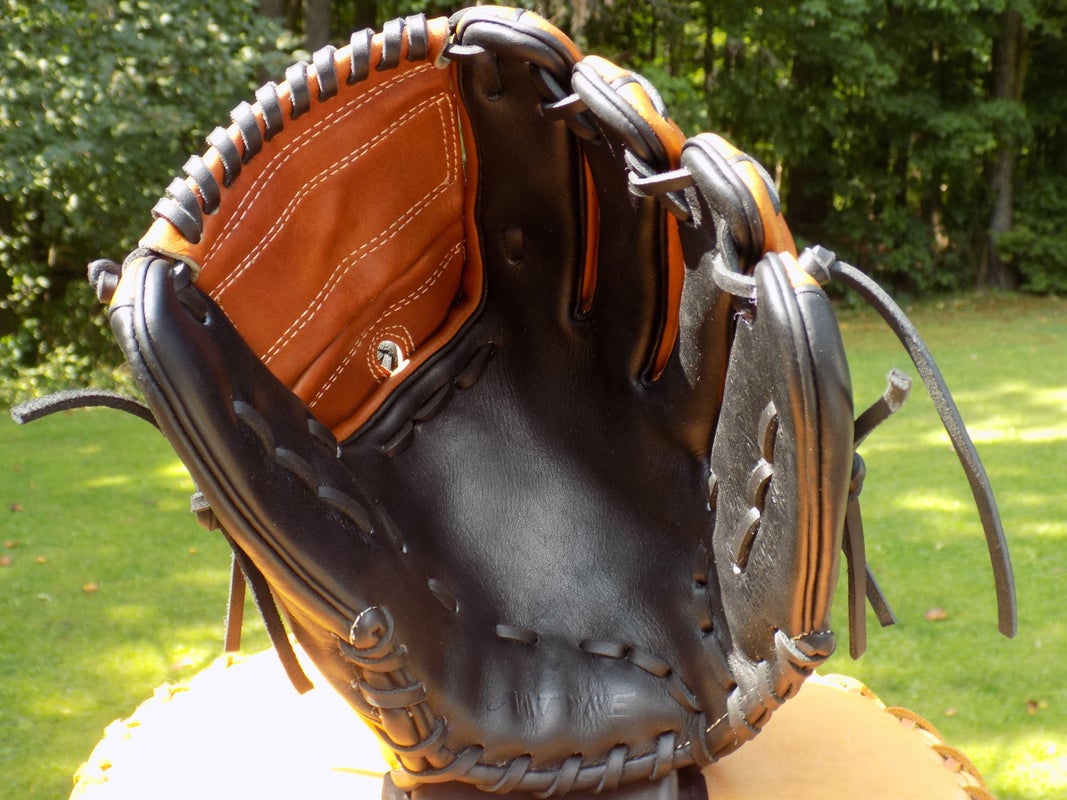 Used Marucci Pitcher's Right Hand Throw Cypress Series Baseball Glove 12"