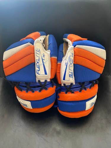 Brine L-30 Flexlite Lacrosse Gloves (palms cut)
