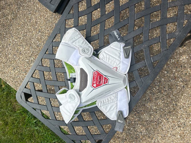 LACROSSE SHOULDER PADS