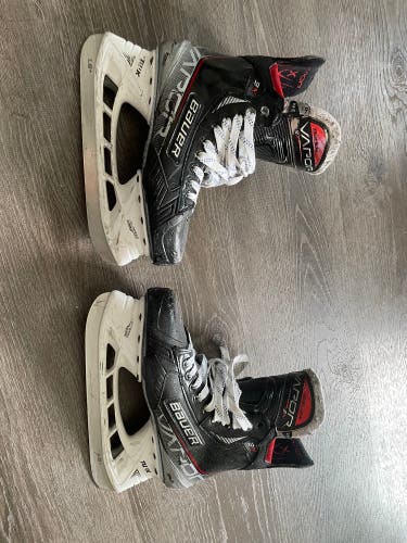 Used Bauer Regular Width  Size 6.5 Vapor 3X Hockey Skates