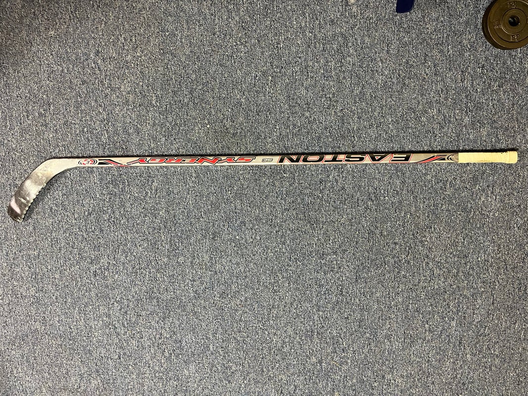 Easton Synergy SE6 JR. SAKIC 50 RH Hockey Stick. 57