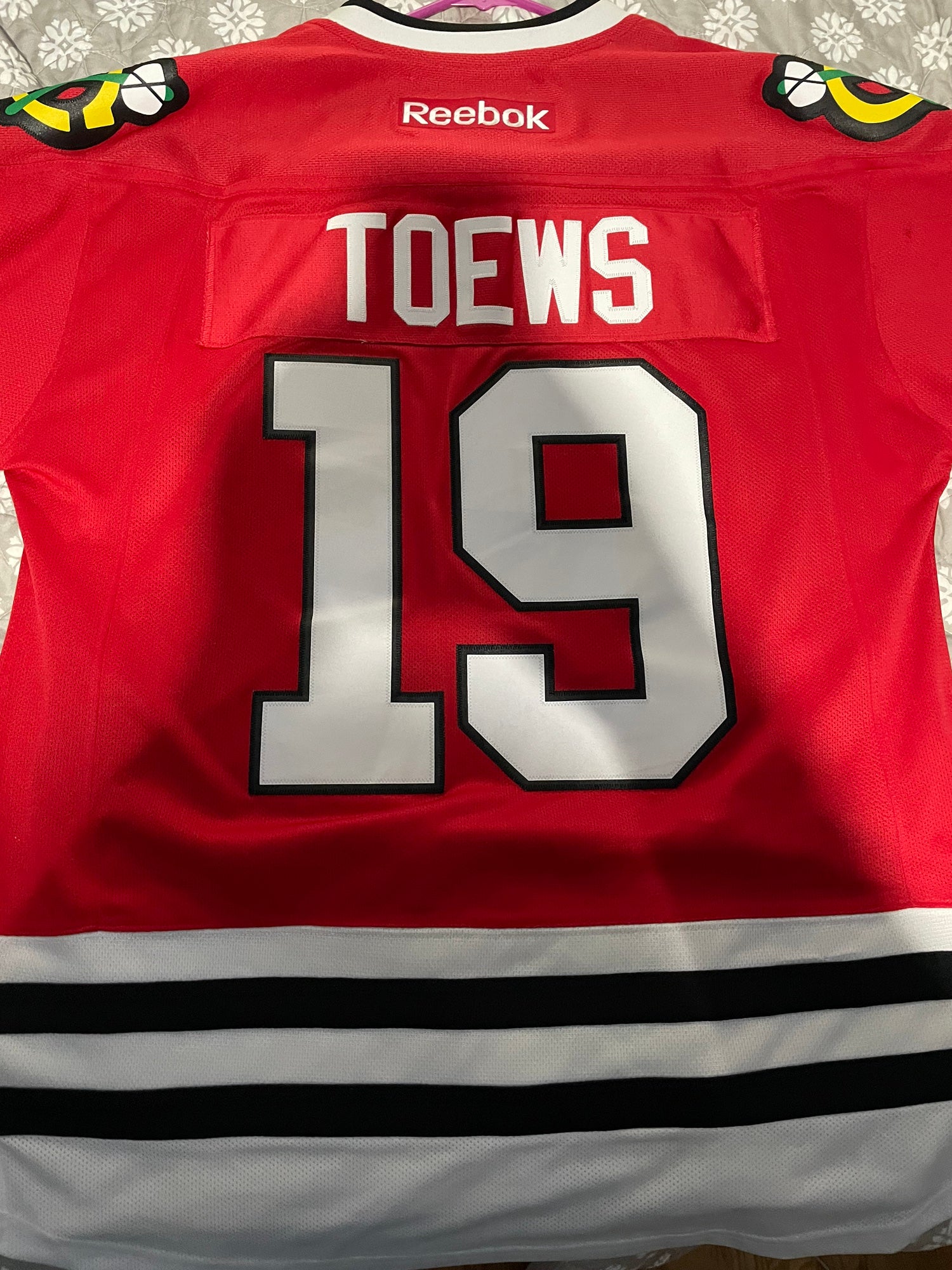 Reebok Chicago Blackhawks Jersey Size 52 Red NHL Hockey Made In Canada  Toews