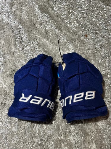 Bauer Supreme ultraSonic hockey gloves