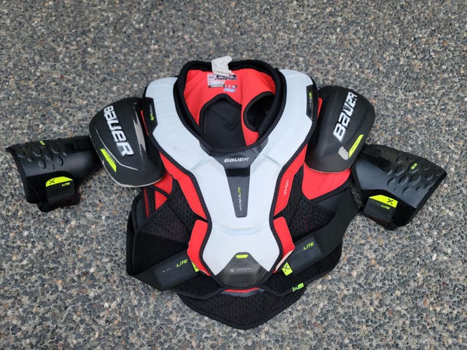 Senior Used Extra Large Bauer Vapor Hyperlite Shoulder Pads