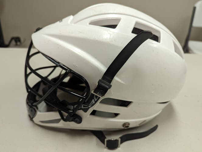 Cascade CS White/Black Youth Lacrosse Helmet Youth Adjustable One Size Fits Most