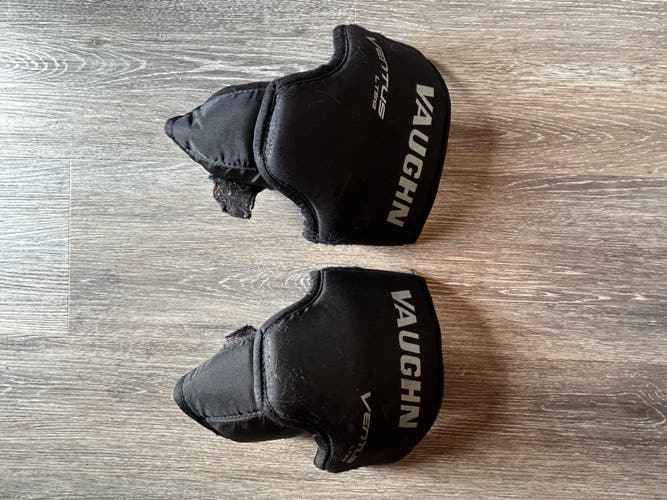 Vaughn Ventus LT58 youth goalie knee pads