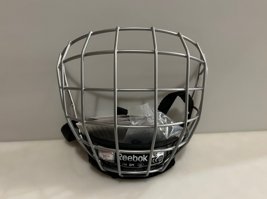 New Reebok FM 5K Silver Medium Hockey Cage