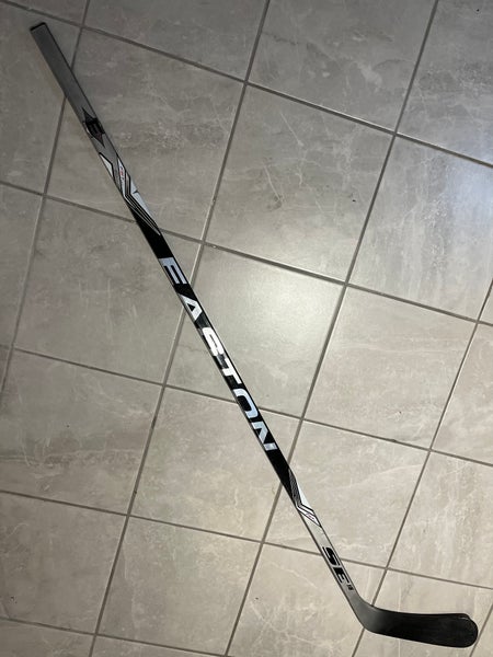 NEW Pro Stock Easton Synergy SE16 Hockey Stick 2010 Olympics Team Canada  Morrow