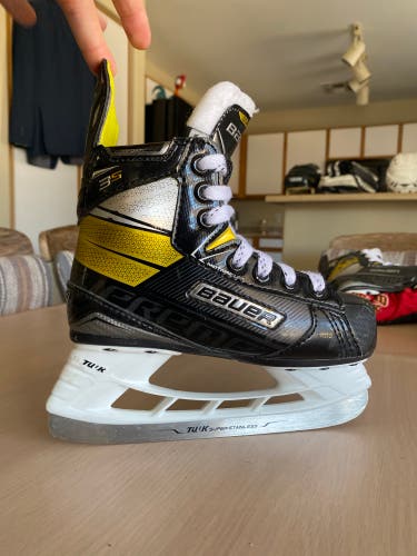 Used Bauer Regular Width Size 13.5 Supreme 3S Hockey Skates