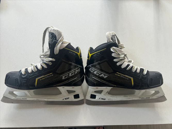 Junior Used CCM Super tacks 9370 Hockey Goalie Skates Regular Width Size 3