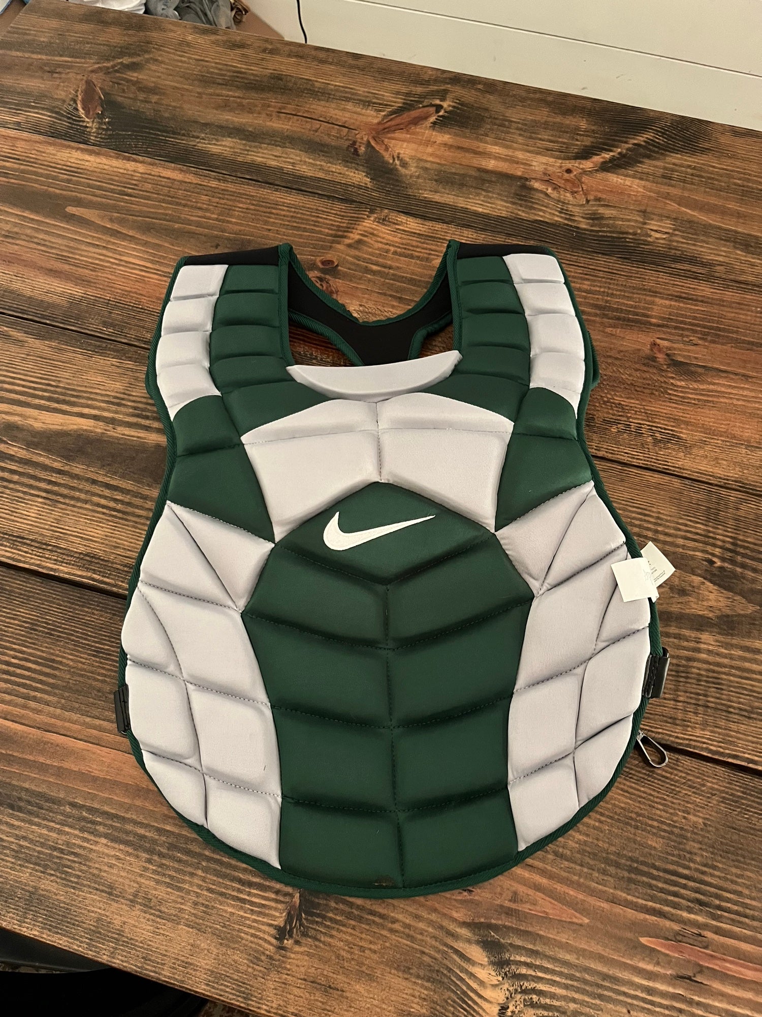 Nike Diamond Elite Baseball Catcher’s Chest Protector 17” | SidelineSwap