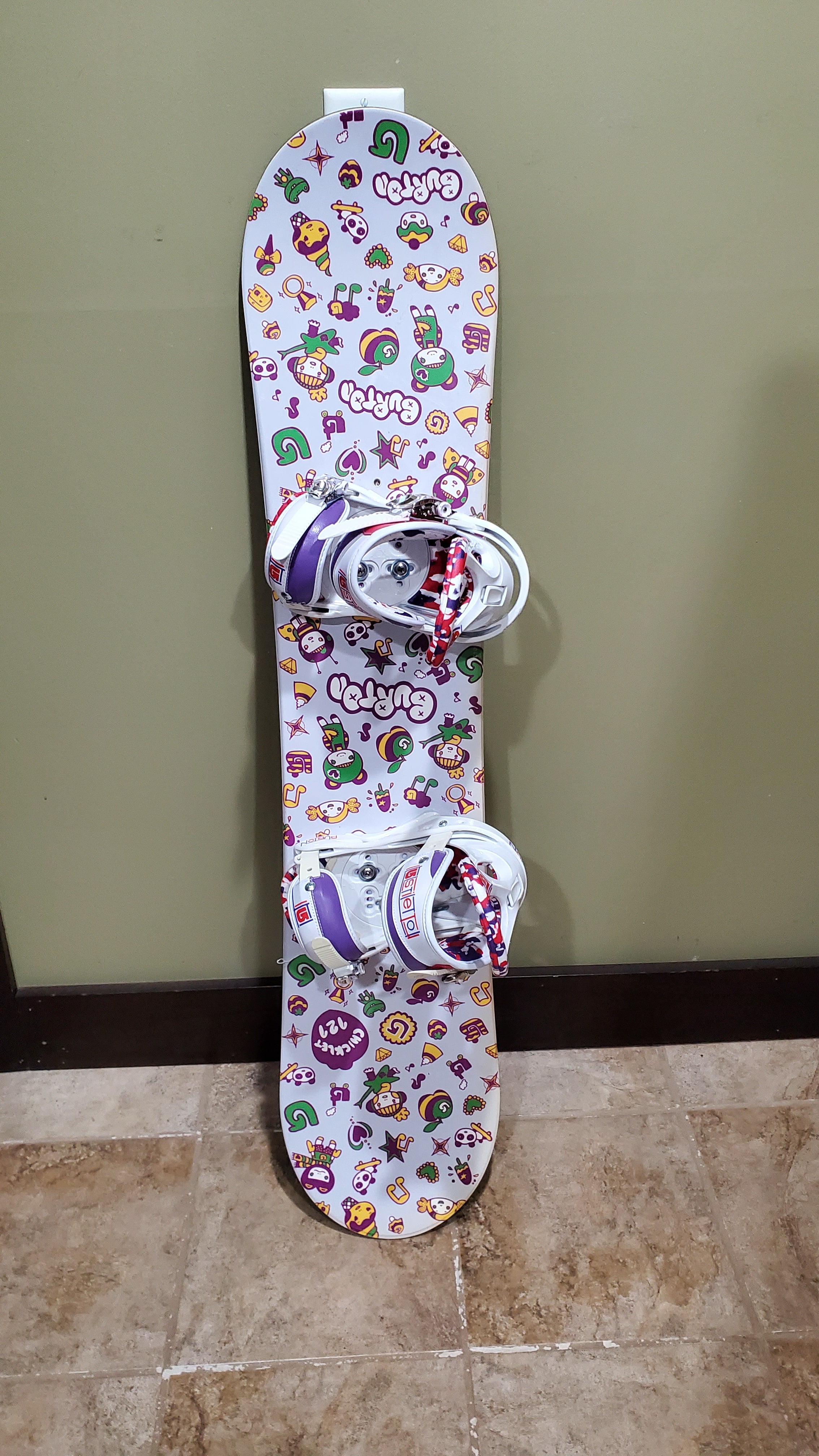 Burton snowboard 134cm with small Burton binding. | SidelineSwap