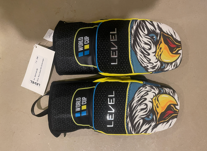 New World Cup Level Race Speed Mitt Golden Eagle Size 7.5 - Small