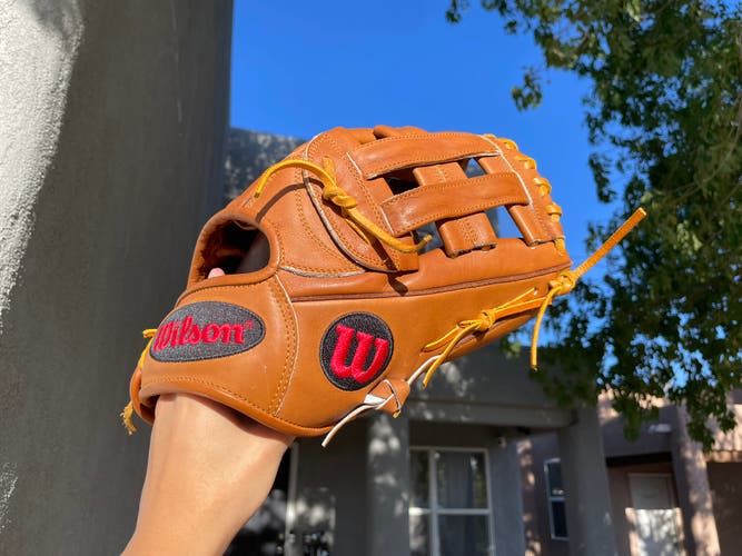 New Right Hand Throw 12.25" A2000 Baseball Glove