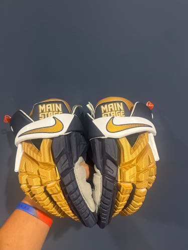 New Player's Nike Medium Vapor Elite Lacrosse Gloves