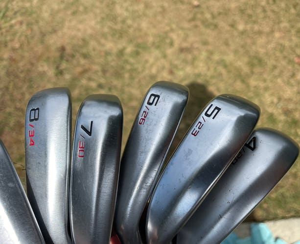 Men's Right Handed Stiff Flex  Launcher UHX Iron Set