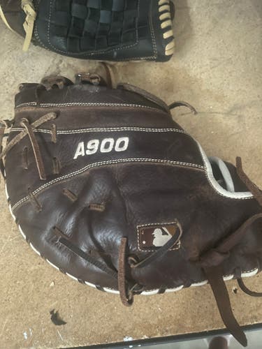 Used 2019 Right Hand Throw Wilson First Base A900 Baseball Glove 12”