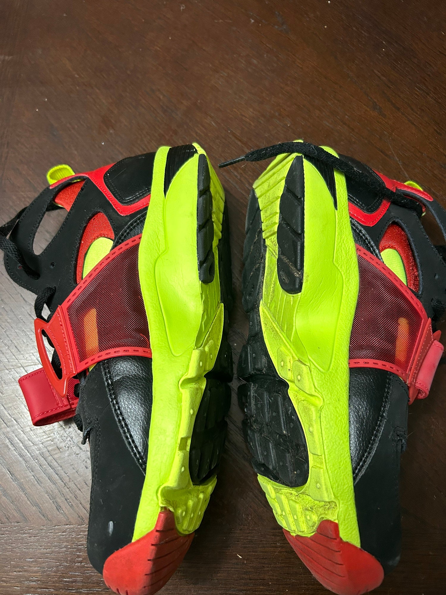black red green huaraches