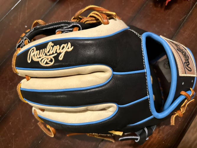 Rawlings Heart of the Hide 11.75" Baseball Glove
