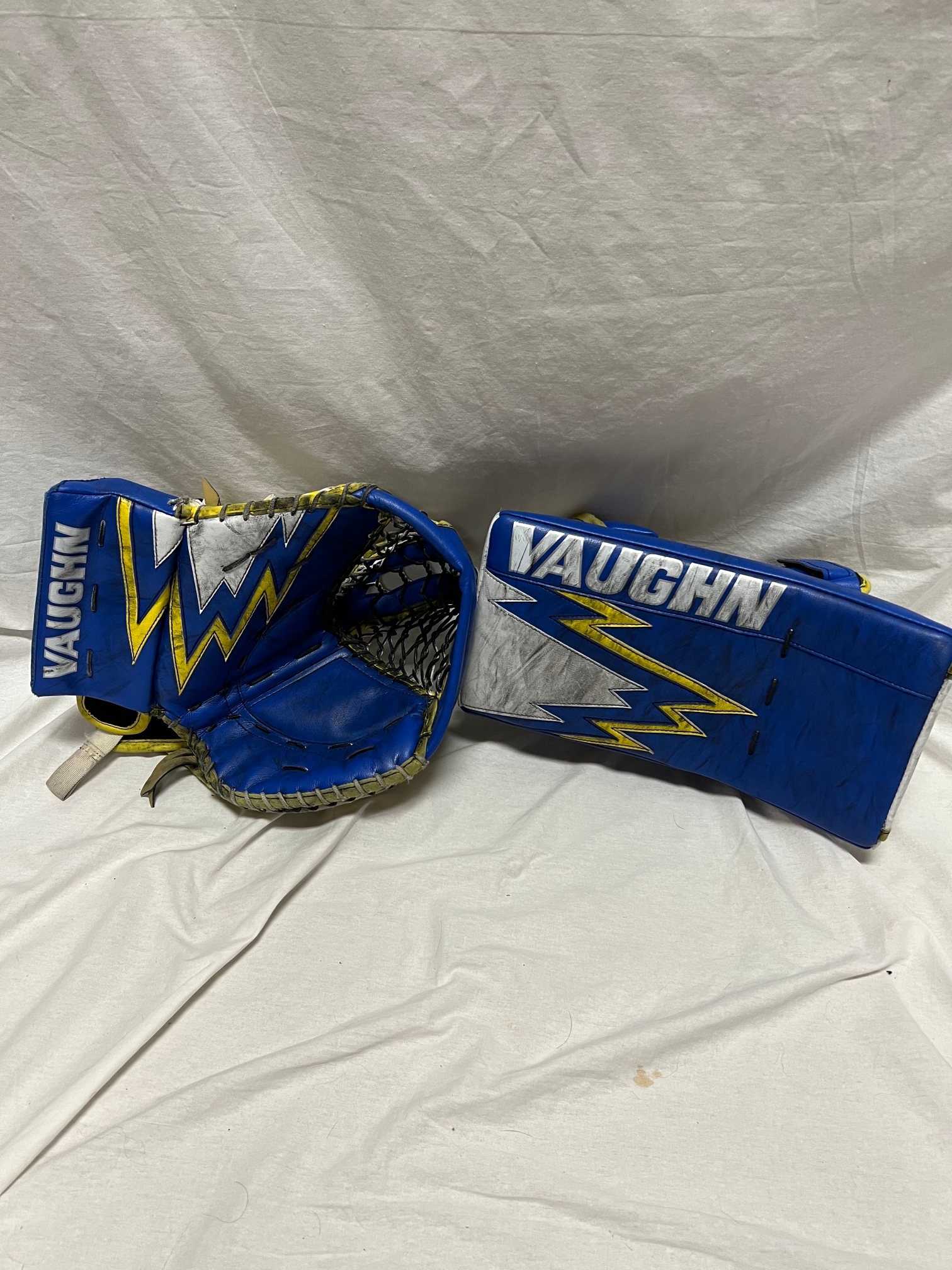 Pro Return Vaughn V9 Glove Set