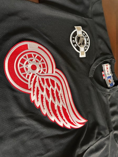 Replica Detroit Red Wings Centennial Classic Jersey, Size Large, New with  Tags