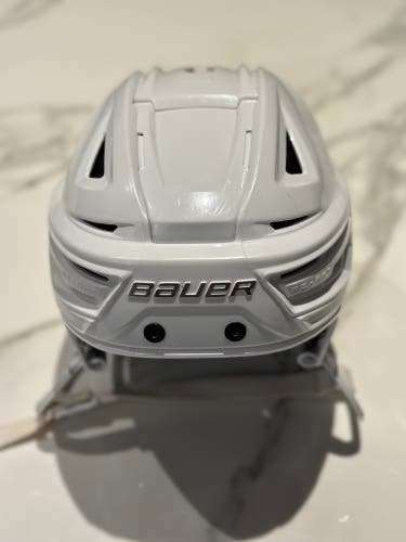 Used Bauer Re-Akt 150 Helmet White