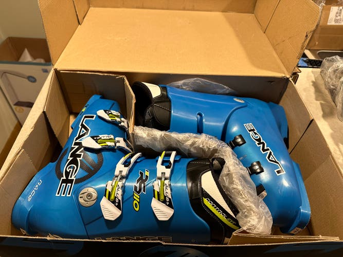 New Lange RS 110 28.5 Ski Boots