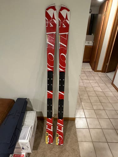 Used Atomic 165 Slalom Skis