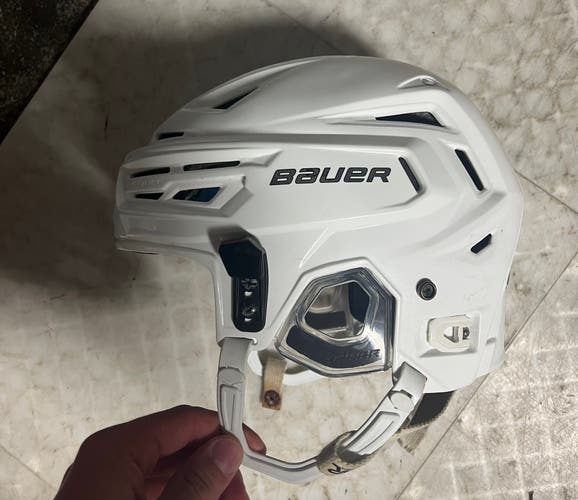 Used Large Bauer Re-Akt Helmet
