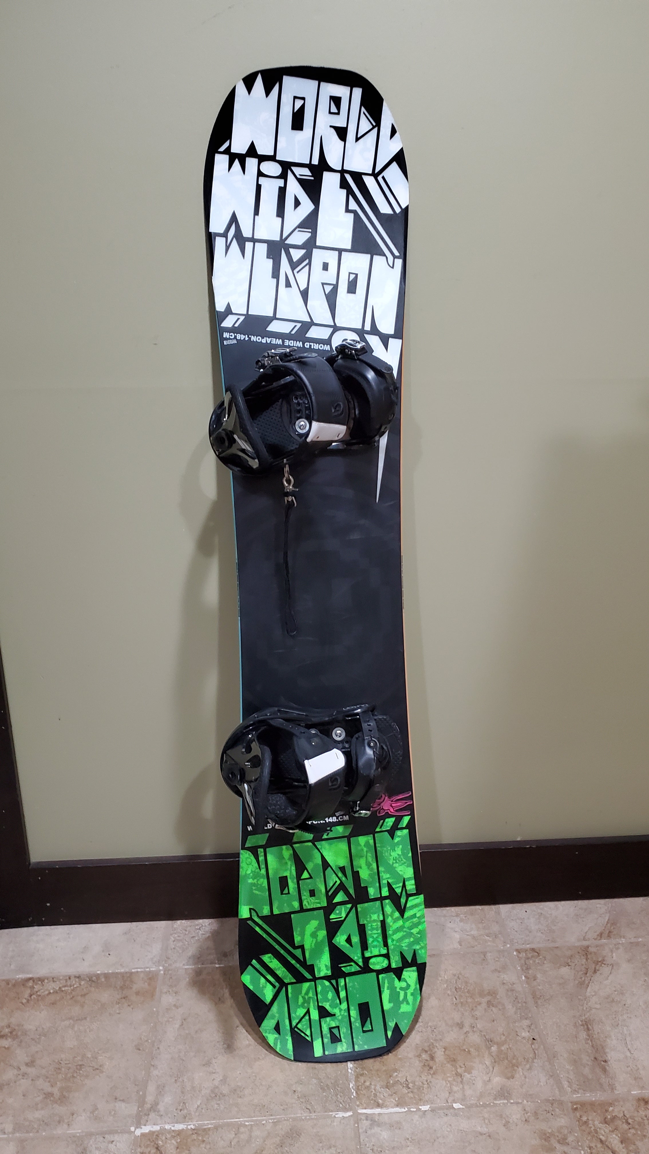 Used Men's K2 World Wide Snowboard With Bindings Directional