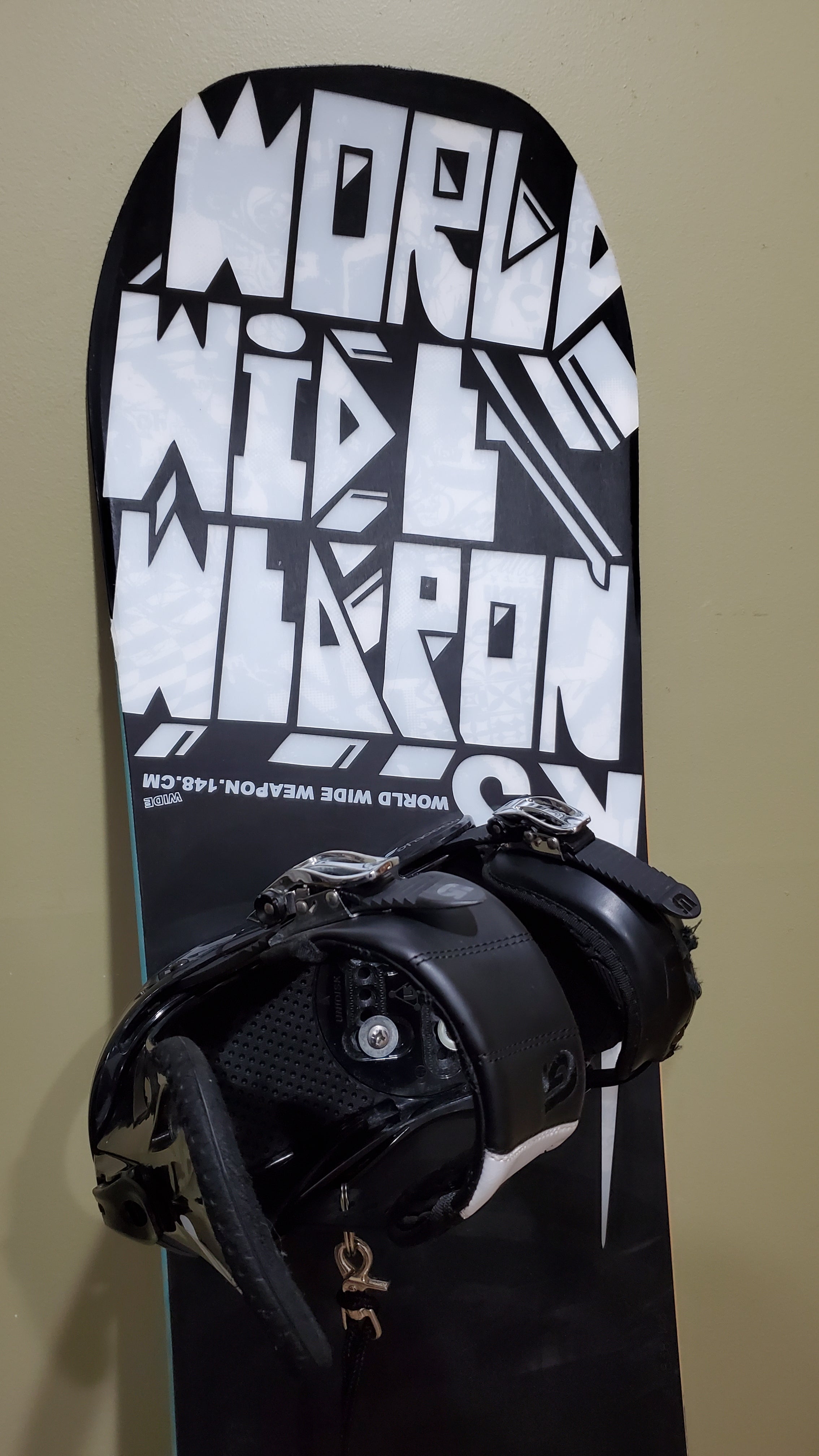 Used Men's K2 World Wide Snowboard With Bindings Directional Twin