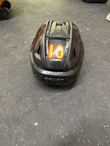 Used Medium Bauer Pro Stock Re-Akt 150 Helmet
