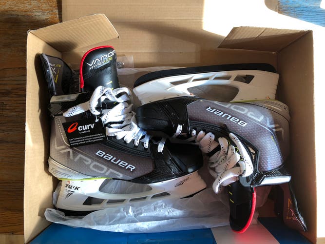 New Bauer Extra Wide Width   Size 9.5 Fit 3 Vapor Hyperlite Hockey Skates