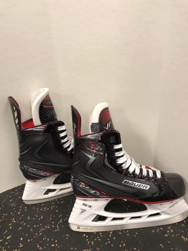 New Bauer Regular Width  Size 6 Vapor X2.7 Hockey Skates
